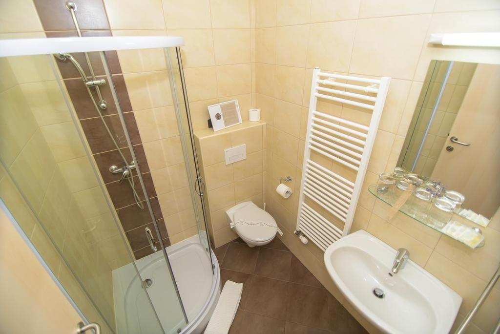 Hotel Oskar Hrib-Loski Potok Екстериор снимка