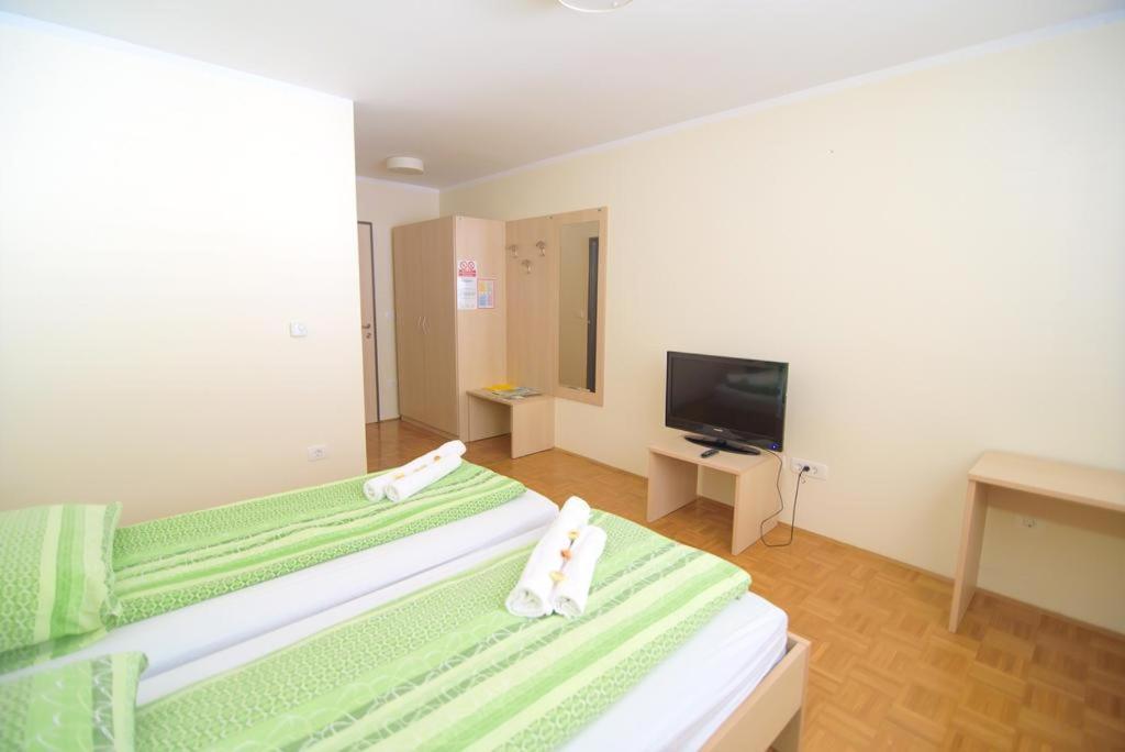 Hotel Oskar Hrib-Loski Potok Екстериор снимка