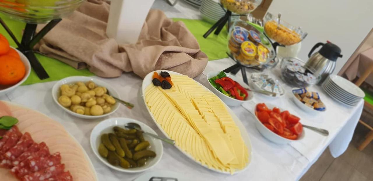 Hotel Oskar Hrib-Loski Potok Екстериор снимка