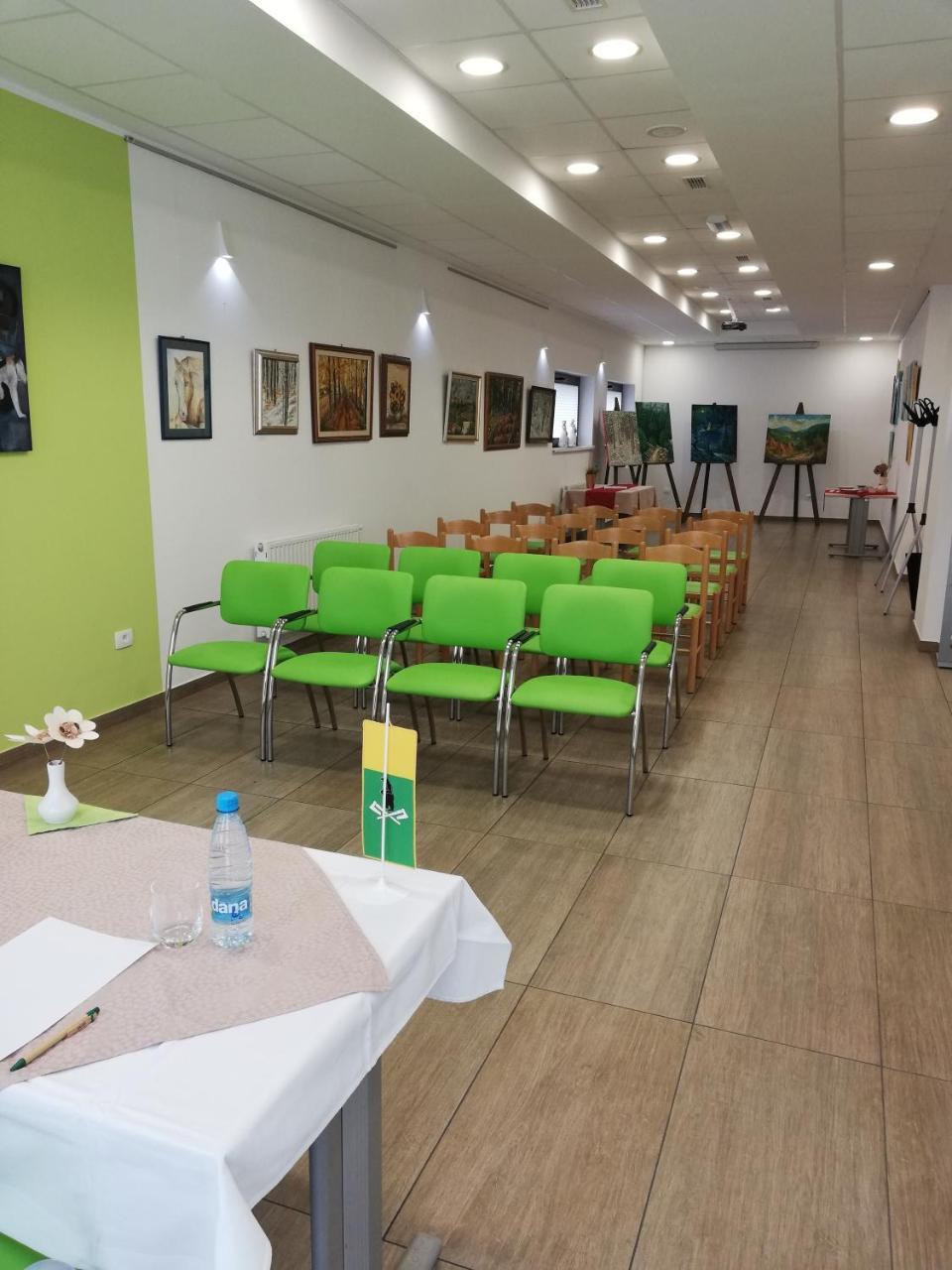 Hotel Oskar Hrib-Loski Potok Екстериор снимка